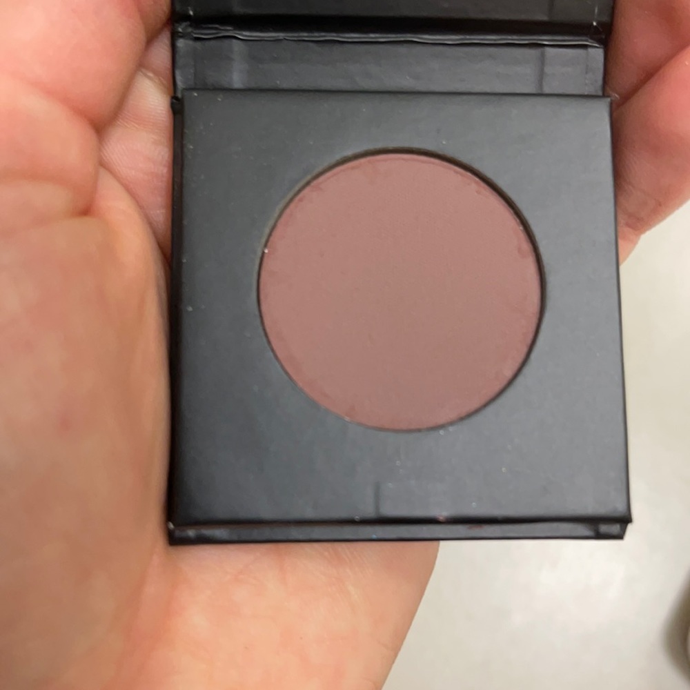 Younique Single Eye Shadow
